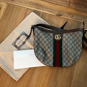 Gucci: Ophidia GG Small Shoulder Bag